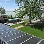 Granit - Freshly Renovated Pensionat Balatonszarszo
