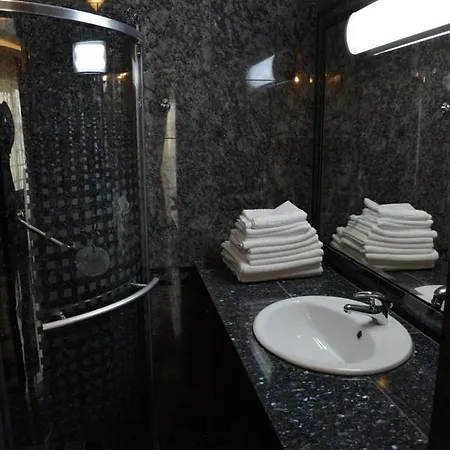 Guest house Granit - Freshly Renovated Balatonszarszo