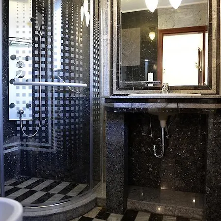 Granit - Freshly Renovated バラトンサールソー