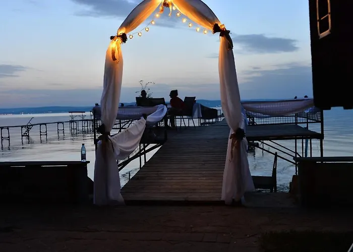 Granit - Freshly Renovated 3* バラトンサールソー