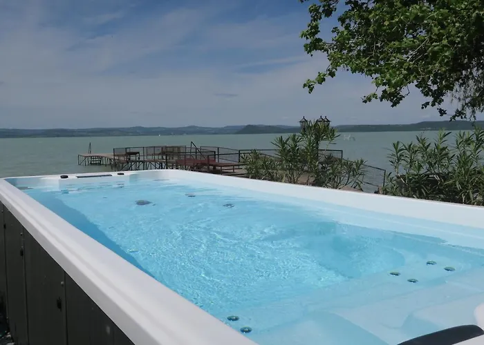 בית הארחה Granit - Freshly Renovated באלאטונסארסו