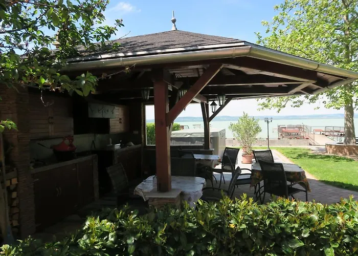 ゲストハウス Granit - Freshly Renovated バラトンサールソー