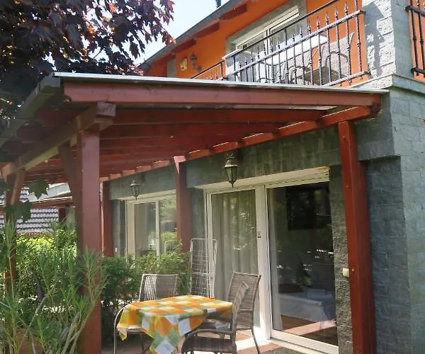 Granit - Freshly Renovated ゲストハウス バラトンサールソー