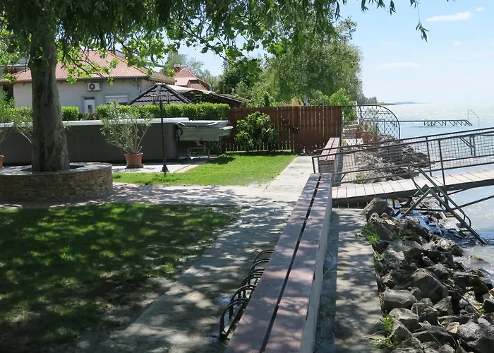 Granit - Freshly Renovated ゲストハウス 3*